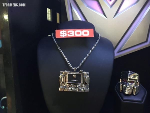 Sdcc 2017 Transformers G1 Jewelry From Han Cholo Optimus Prime Megatron Soundwave  (2 of 5)